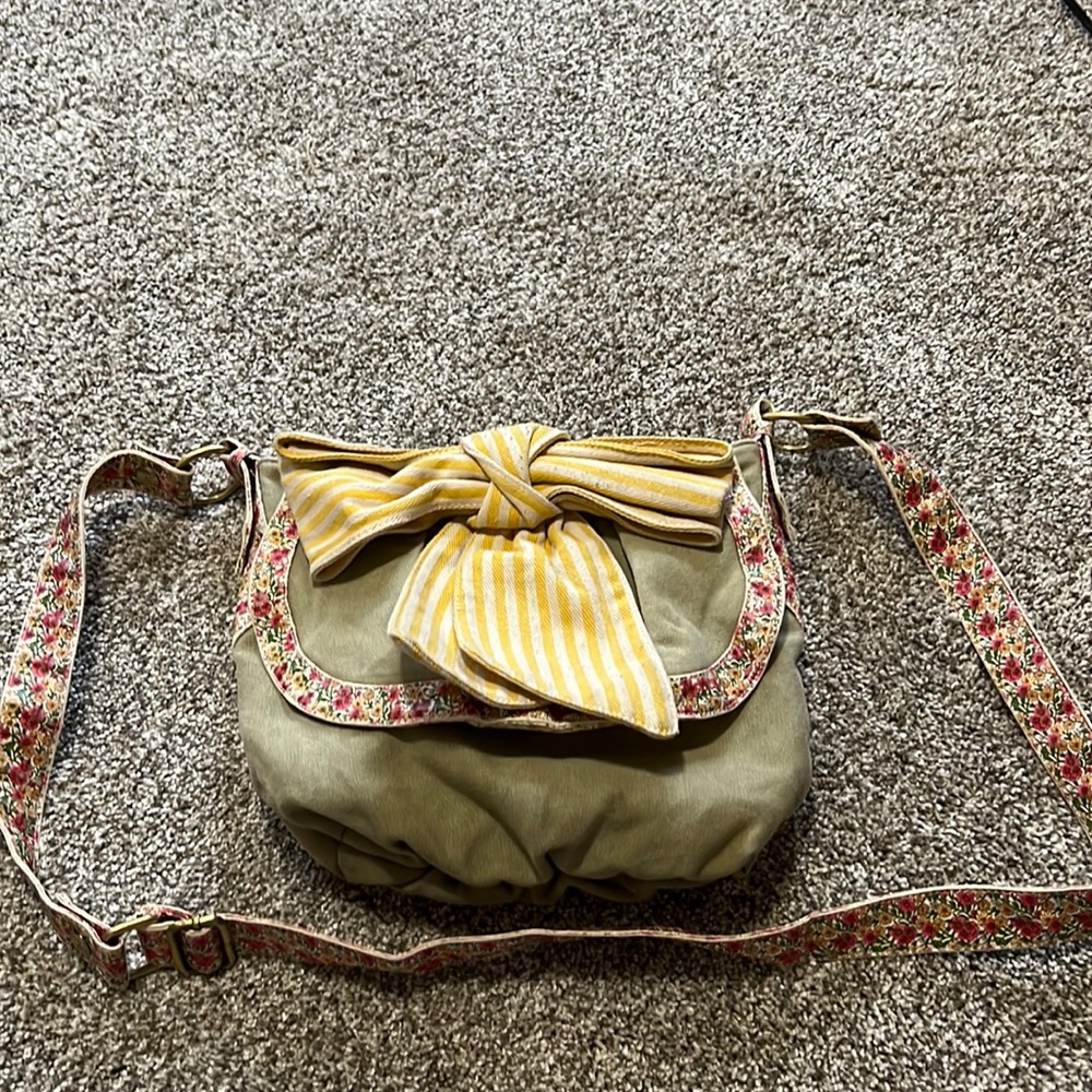 Tulu crossbody canvas bag